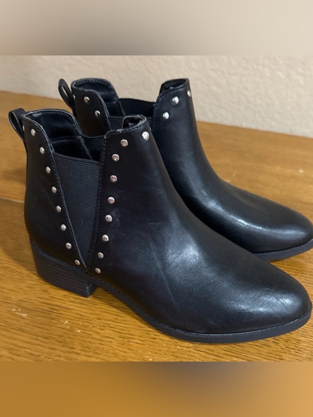 Time and Tru Black Studded Chelsea Ankle Boots | Women’s Size 6.5 - Picture 2 of 3